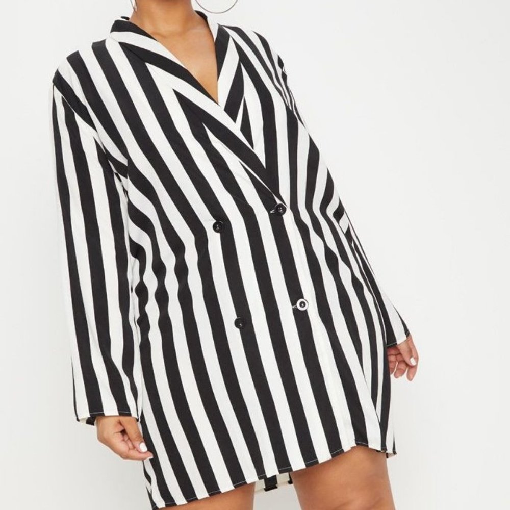 PLUS BLACK OVERSIZED STRIPPED BLAZER DRESS